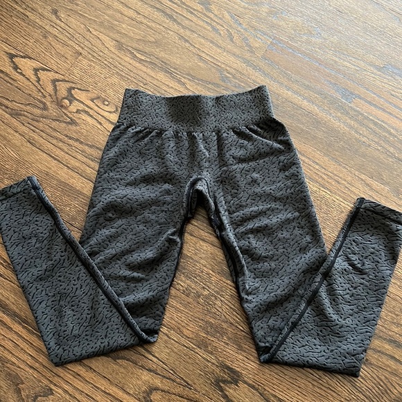 NEW NVGTN Black Zesty Seamless Leggings - Picture 1 of 4